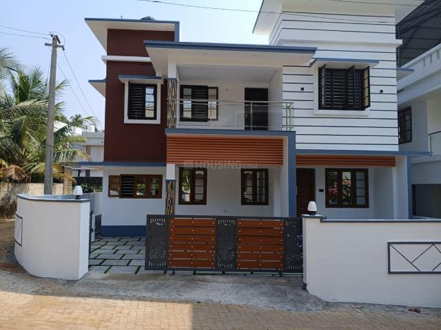 4 BHK Independent House in Kakkanad for resale Kochi. The reference number is 19309144