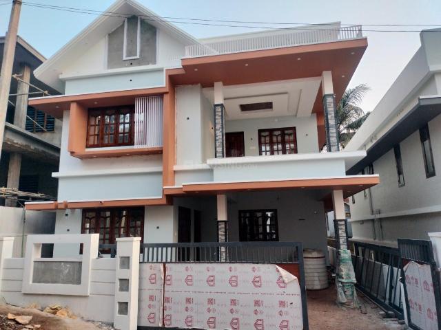 4 BHK Independent House in Kakkanad for resale Kochi. The reference number is 19459746