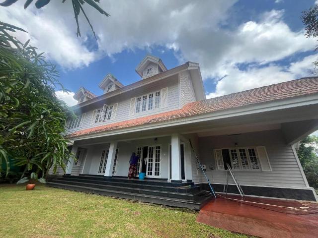 4 BHK Independent House in Kakkanad for resale Kochi. The reference number is 19529759