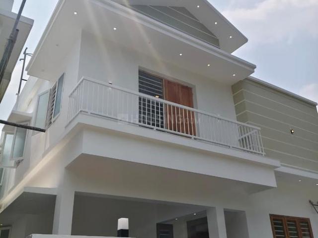 4 BHK Independent House in Kakkanad for resale Kochi. The reference number is 19649481