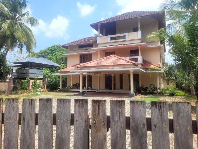 4 BHK Independent House in Kakkanad for resale Kochi. The reference number is 19882919