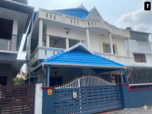 4 BHK Independent House in Kakkanad for resale Kochi. The reference number is 20793373