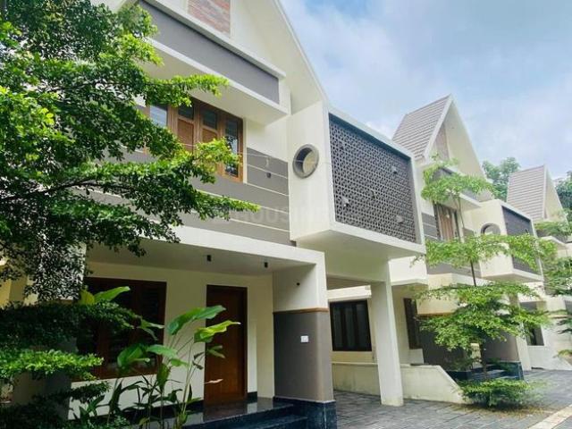 4 BHK Independent House in Kakkanad for resale Kochi. The reference number is 20885544
