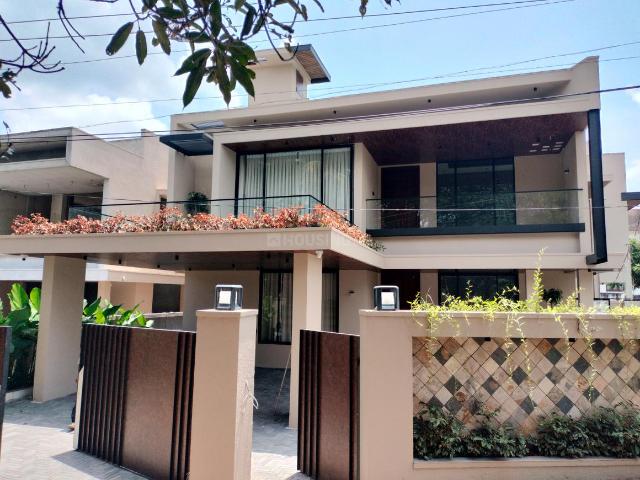 4 BHK Independent House in Kakkanad for resale Kochi. The reference number is 21065452