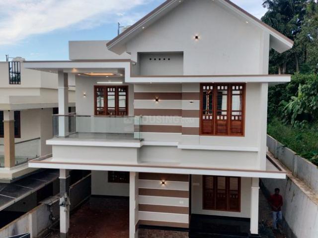 4 BHK Independent House in Kakkanad for resale Kochi. The reference number is 21061212