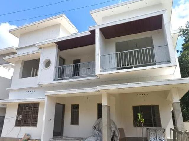 4 BHK Independent House in Kakkanad for resale Kochi. The reference number is 21109904