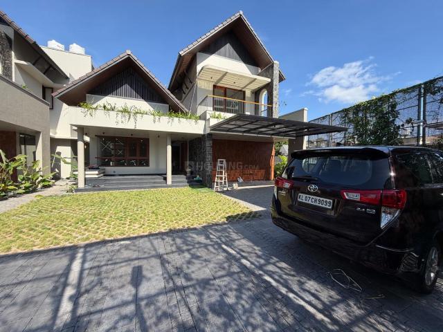 4 BHK Independent House in Kakkanad for resale Kochi. The reference number is 21194060