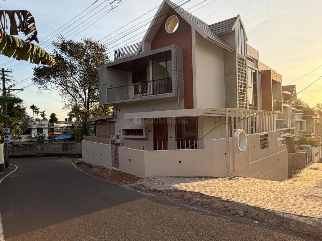 4 BHK Independent House in Kakkanad for resale Kochi. The reference number is 21212774