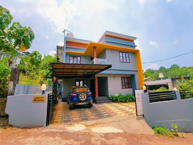 4 BHK Independent House in Kakkanad for resale Kochi. The reference number is 21245320
