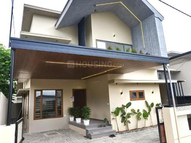 4 BHK Independent House in Kalamassery for resale Kochi. The reference number is 21042705