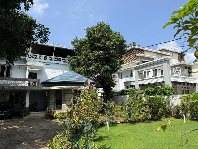 4 BHK Independent House in Kalamassery for resale Kochi. The reference number is 21131181