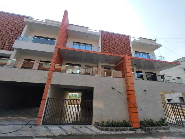 4 BHK Independent House in Karadva for resale Surat. The reference number is 19180749