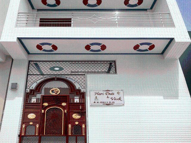 4 BHK Independent House in Khajoori Khas for resale New Delhi. The reference number is 20490105
