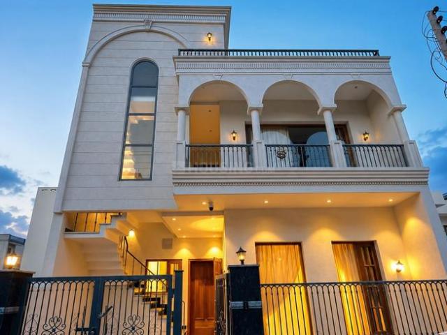 4 BHK Independent House in Kharar for resale Mohali. The reference number is 20937578