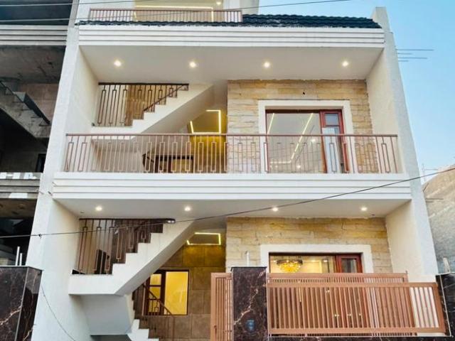 4 BHK Independent House in Kharar for resale Mohali. The reference number is 20951773