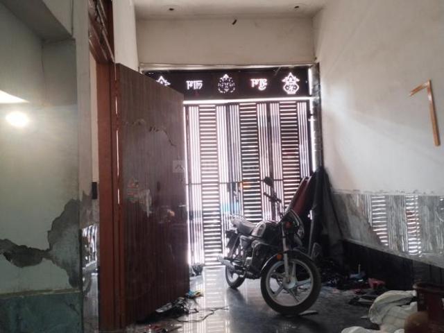 4 BHK Independent House in Kirari Suleman Nagar for resale New Delhi. The reference number is 20419787