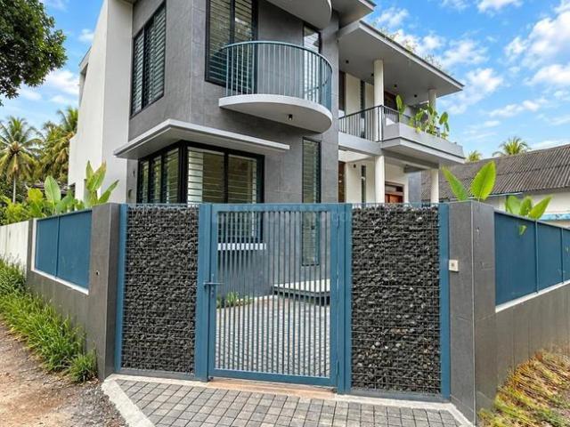 4 BHK Independent House in Kolazhy for resale Thrissur. The reference number is 21148481