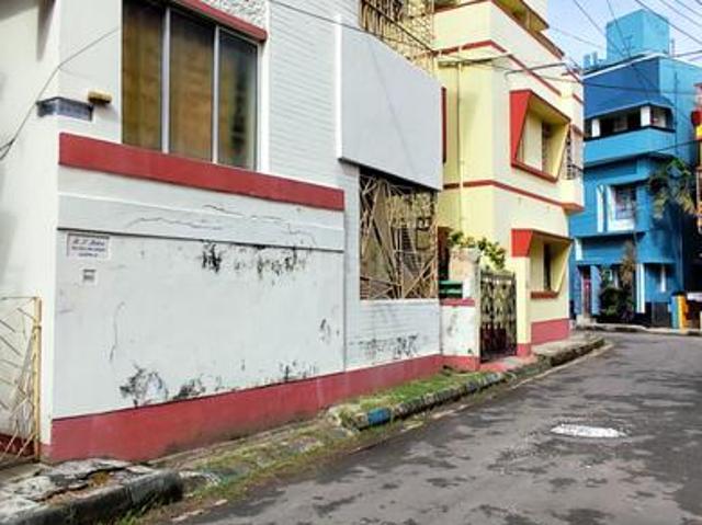 4 BHK Independent House in Lake Gardens for resale Kolkata. The reference number is 20672492