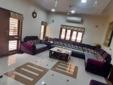 4 BHK Independent House in Maninagar for rent Ahmedabad. The reference number is 15570341