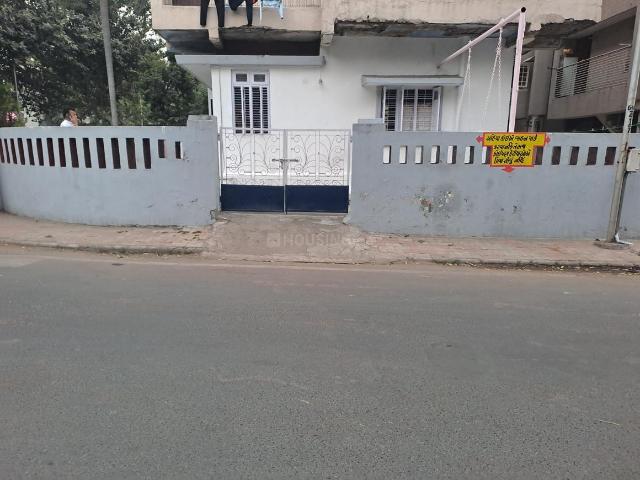 4 BHK Independent House in Maninagar for rent Ahmedabad. The reference number is 19170012