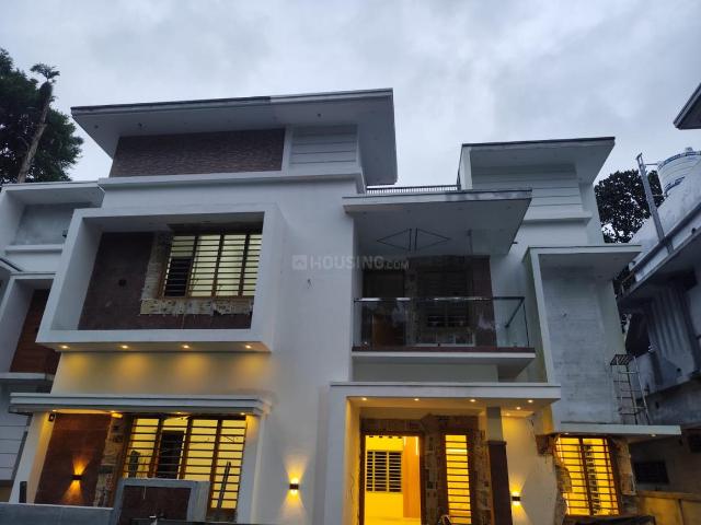 4 BHK Independent House in Mannuthy for resale Thrissur. The reference number is 21027132