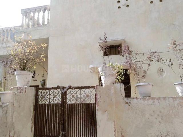 4 BHK Independent House in Mehrauli for resale New Delhi. The reference number is 9203399