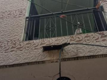 4 BHK Independent House in Mukherjee Nagar for resale New Delhi. The reference number is 20485394