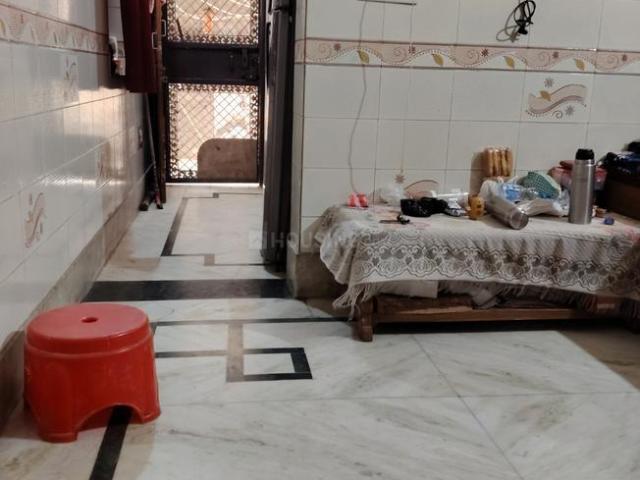 4 BHK Independent House in Mukherjee Nagar for resale New Delhi. The reference number is 20661592