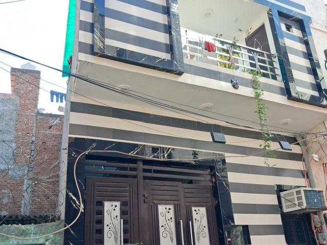 4 BHK Independent House in Nangloi for resale New Delhi. The reference number is 18569435