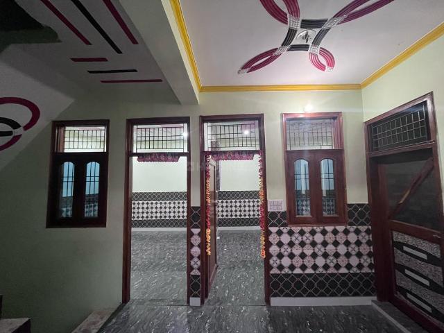 4 BHK Independent House in Nai Basti Dundahera for rent Ghaziabad. The reference number is 21137728