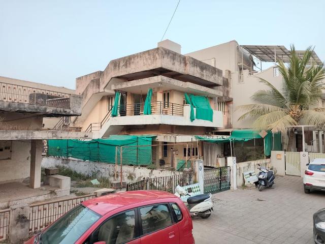4 BHK Independent House in Naranpura for resale Ahmedabad. The reference number is 19498913