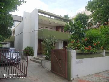 4 BHK Independent House in Navrangpura for resale Ahmedabad. The reference number is 15262067