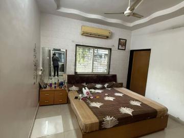 4 BHK Independent House in Navrangpura for resale Ahmedabad. The reference number is 19503955