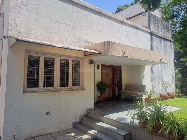 4 BHK Independent House in Navrangpura for resale Ahmedabad. The reference number is 20427179