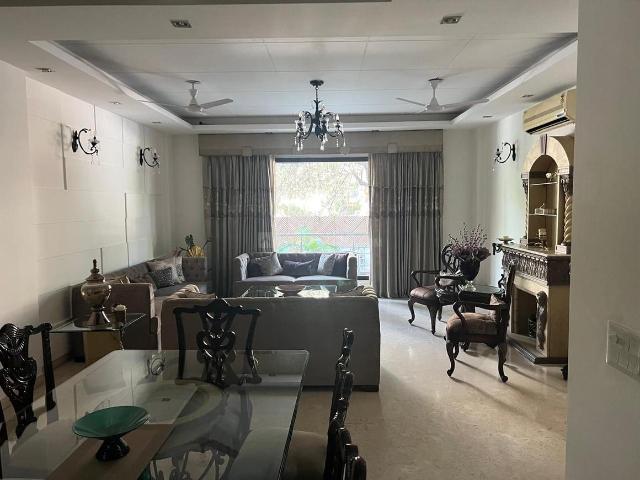 4 BHK Independent House in New Friends Colony for resale New Delhi. The reference number is 20738615