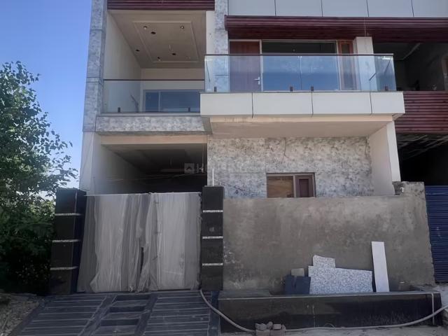 4 BHK Independent House in New Kitchlu Nagar for resale Ludhiana. The reference number is 20050329
