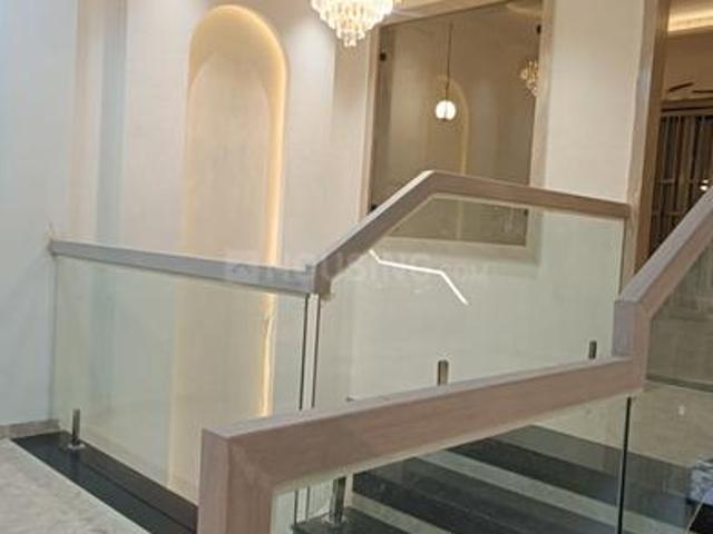 4 BHK Independent House in Nipania for resale Indore. The reference number is 19921197