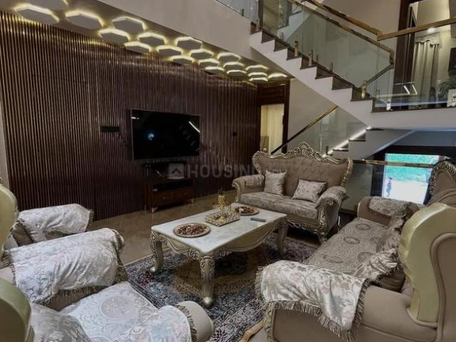 4 BHK Independent House in Nipania for resale Indore. The reference number is 20071455