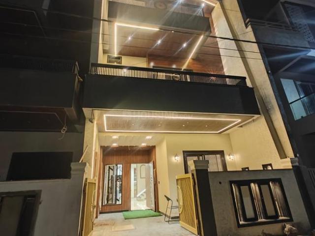 4 BHK Independent House in Nipania for resale Indore. The reference number is 20285155