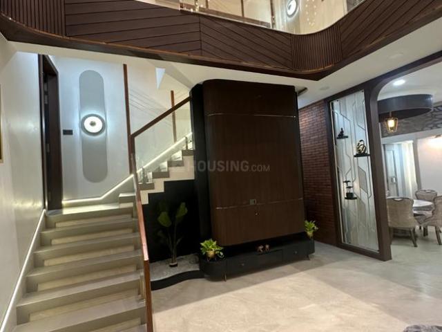 4 BHK Independent House in Nipania for resale Indore. The reference number is 20350247