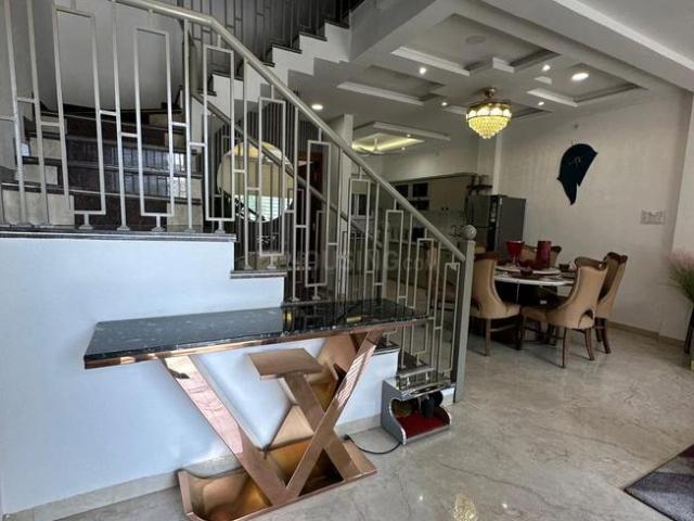 4 BHK Independent House in Nipania for resale Indore. The reference number is 20878924