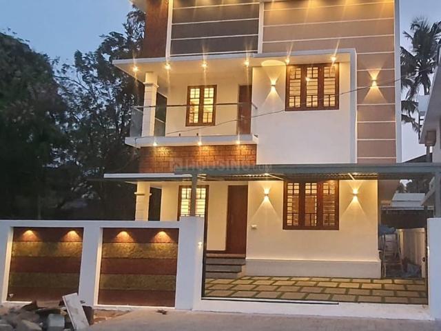 4 BHK Independent House in North Paravoor for resale Kochi. The reference number is 20690262