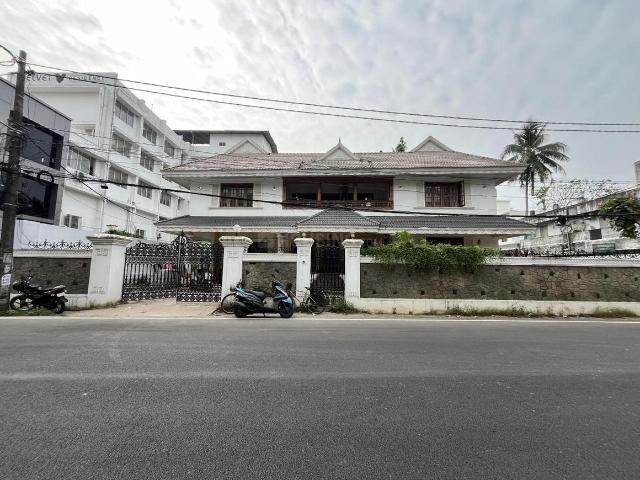 4 BHK Independent House in Panampilly Nagar for resale Kochi. The reference number is 19506062