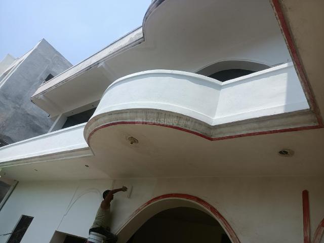 4 BHK Independent House in Paharia for rent Varanasi. The reference number is 20470626
