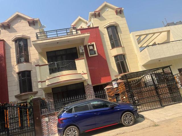 4 BHK Independent House in Palam Vihar for rent Gurgaon. The reference number is 10447972