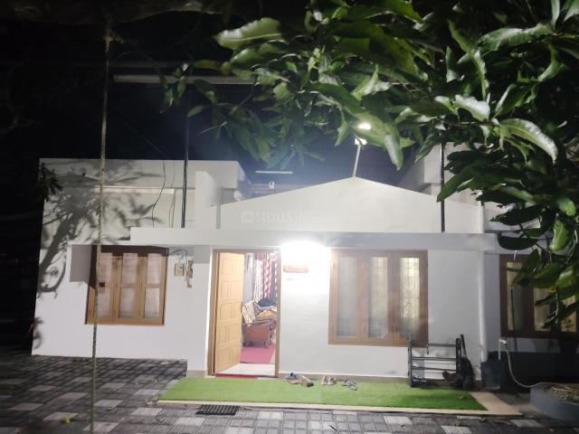 4 BHK Independent House in Pattathanam for rent Kollam. The reference number is 21246002