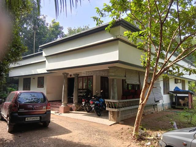 4 BHK Independent House in Perumbavoor for resale Kochi. The reference number is 20743642