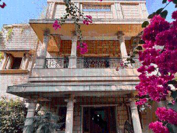 4 BHK Independent House in Prahlad Nagar for resale Ahmedabad. The reference number is 18217374