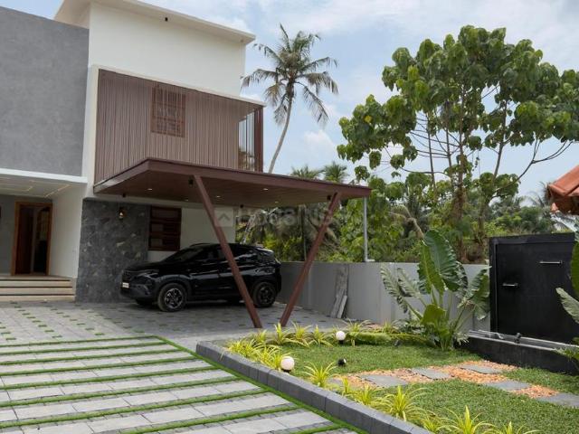 4 BHK Independent House in Pukkattupady for resale Kochi. The reference number is 19966910