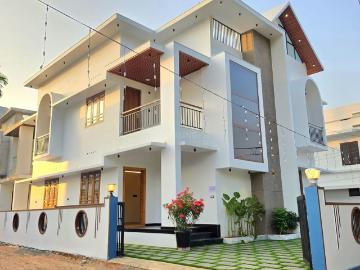 4 BHK Independent House in Pukkattupady for resale Kochi. The reference number is 20154390